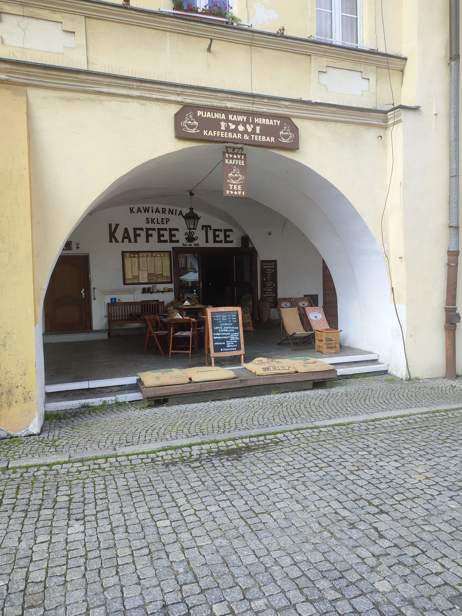 KAFFE & TEE